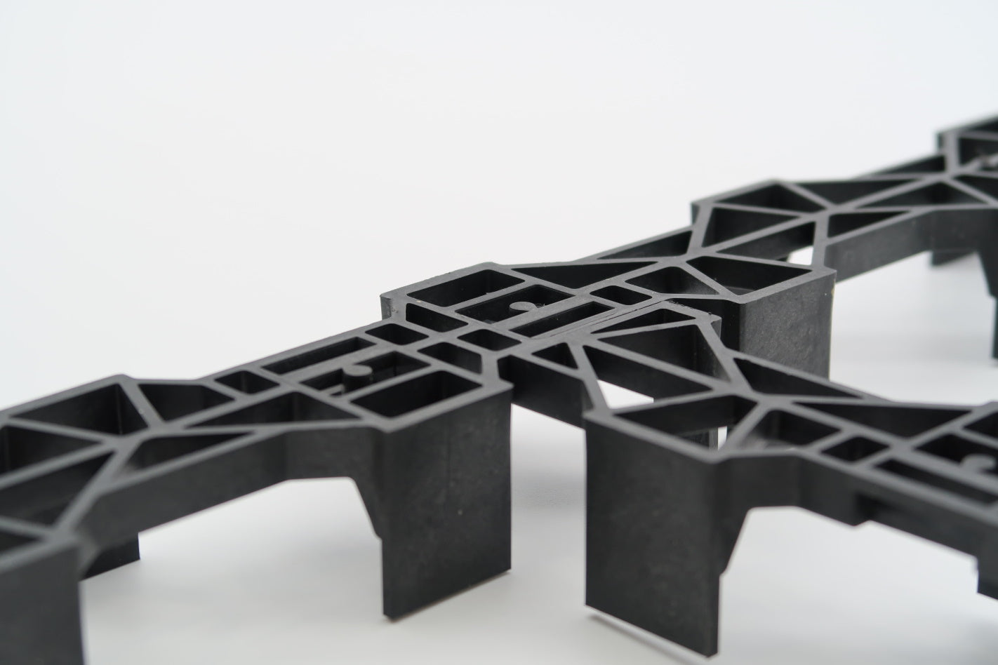 Distantier linear fier beton  2.5cmx45mmx 2m 50buc